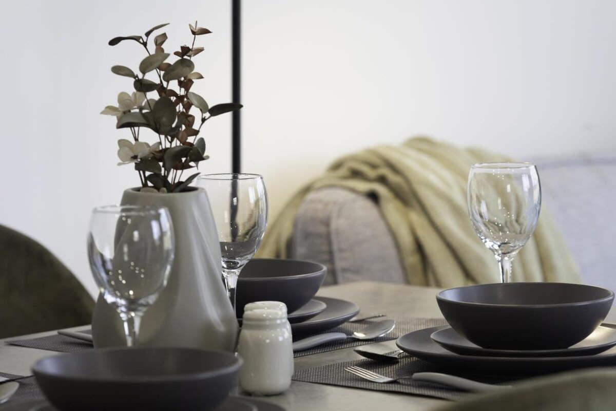 Modern And Bright 2 Bed Apartment In Ashford Άσφορντ Εξωτερικό φωτογραφία